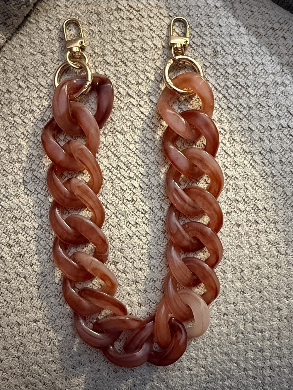 Gold-Link Pinkish/Brownish Bag Chain